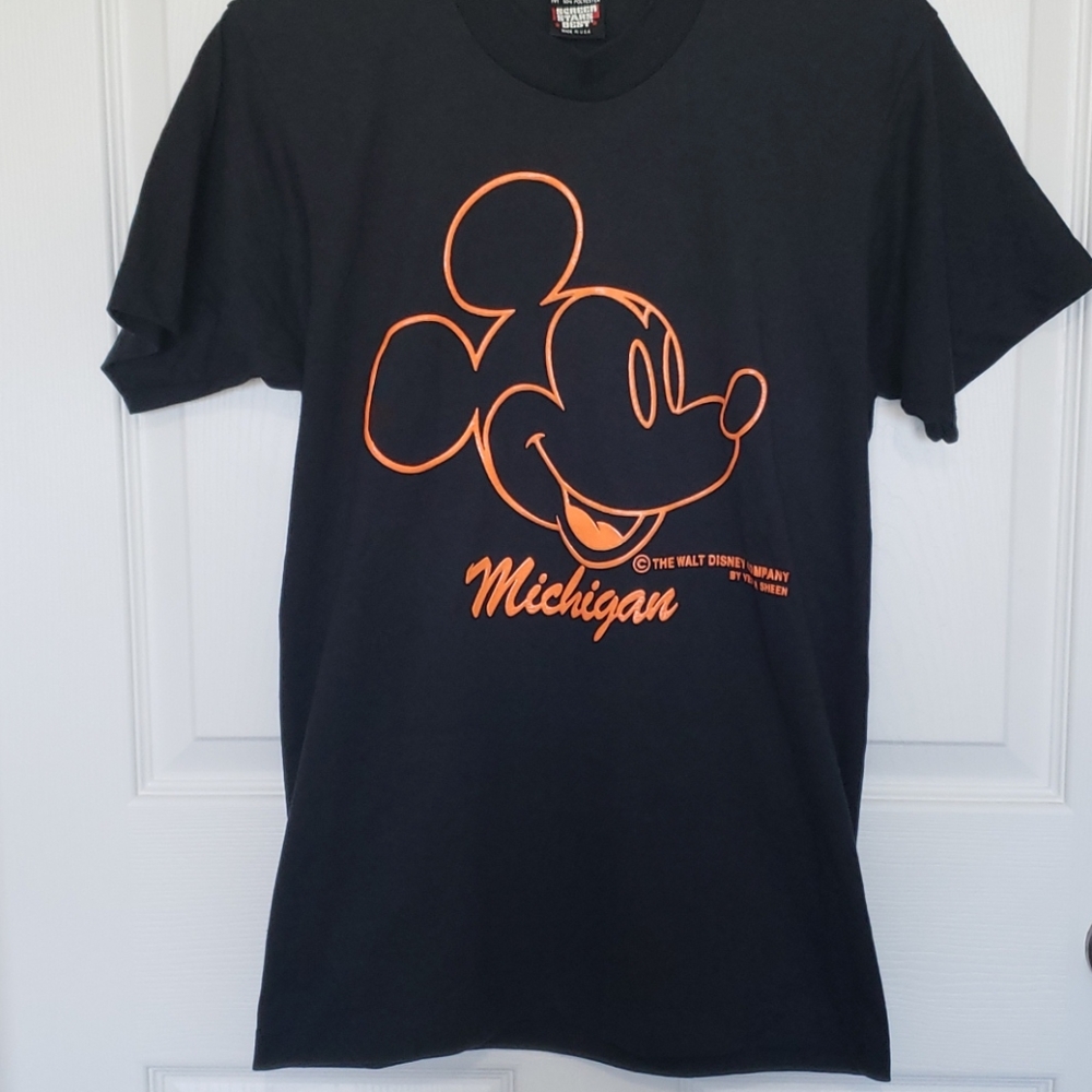 Mickey Mouse Screen Stars Best T-shirt Size Medium